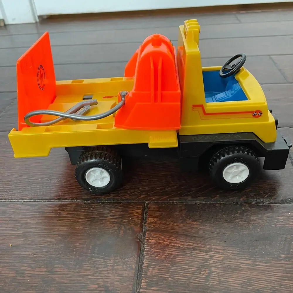 Vintage Fisher Price Husky Helpers Truck Yellow Tilting Flatbed 1979 No Car READ